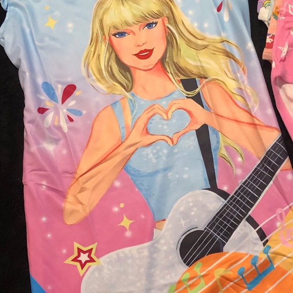 New Bundle, Colorful Graphic Nightgown/Dress  & Undies Set - Picture 3 of 4